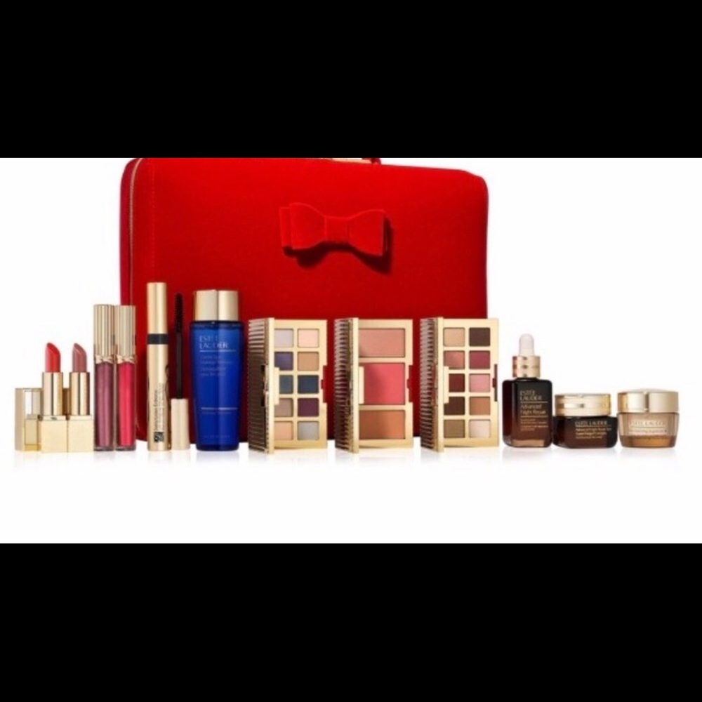 33-piece Estée Lauder Beauty Essentials Set